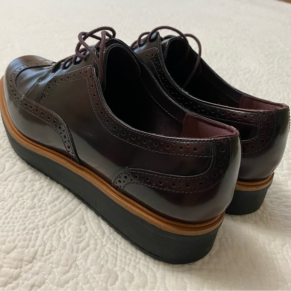 Ladies’ Oxfords by Clarks - Picture 11 of 14